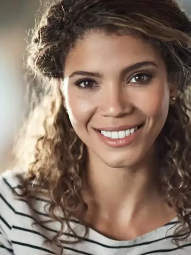 Curly Hair Heart-Shaped Face