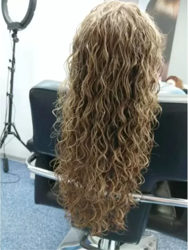 Does Mousse Make Hair Curly?