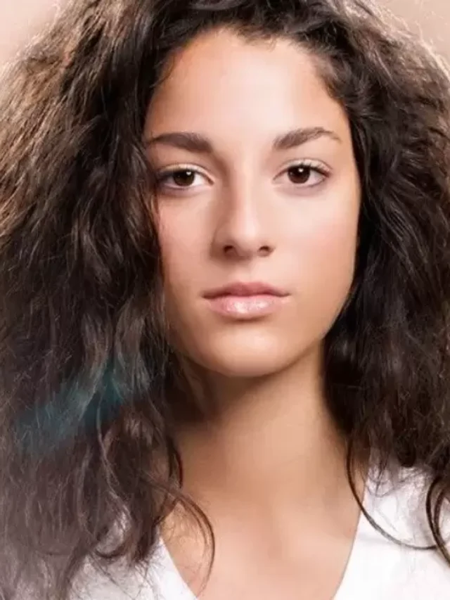 How To Style Frizzy Hair Without Heat?