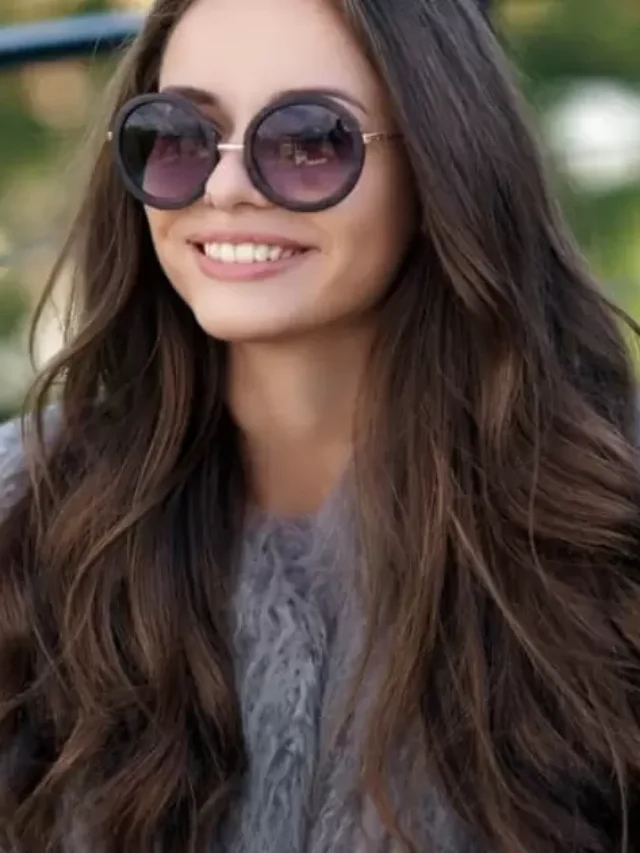 How To Style Frizzy Wavy Hair?