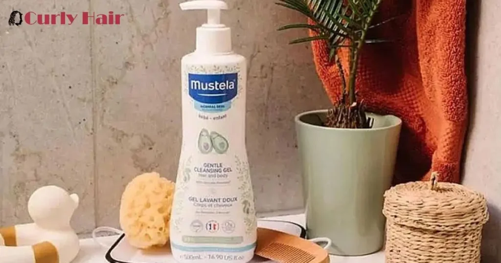 Cleanse With a Gentle Shampoo or Co-Wash